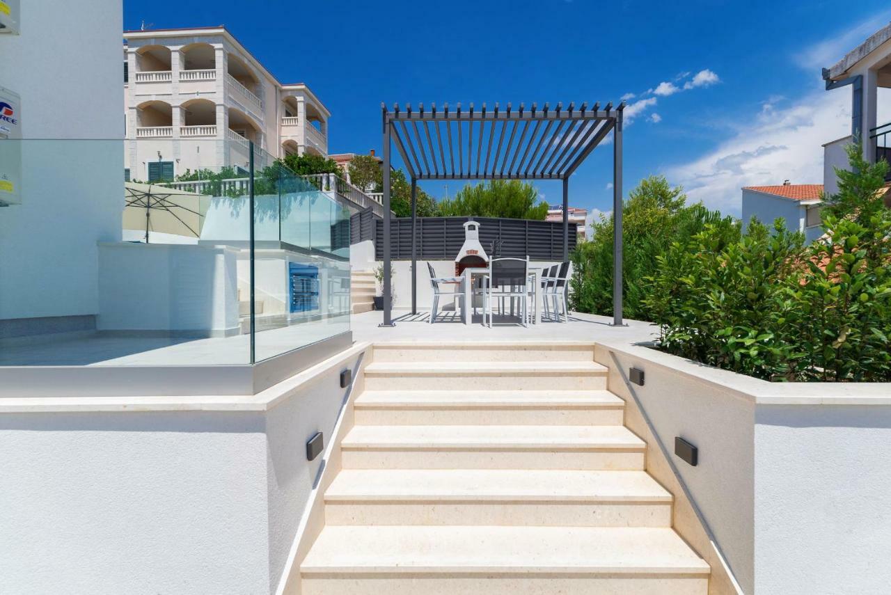 Villa Miholina - With Heated Swimming Pool Трогир Экстерьер фото