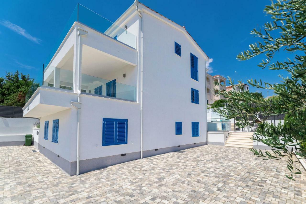 Villa Miholina - With Heated Swimming Pool Трогир Экстерьер фото