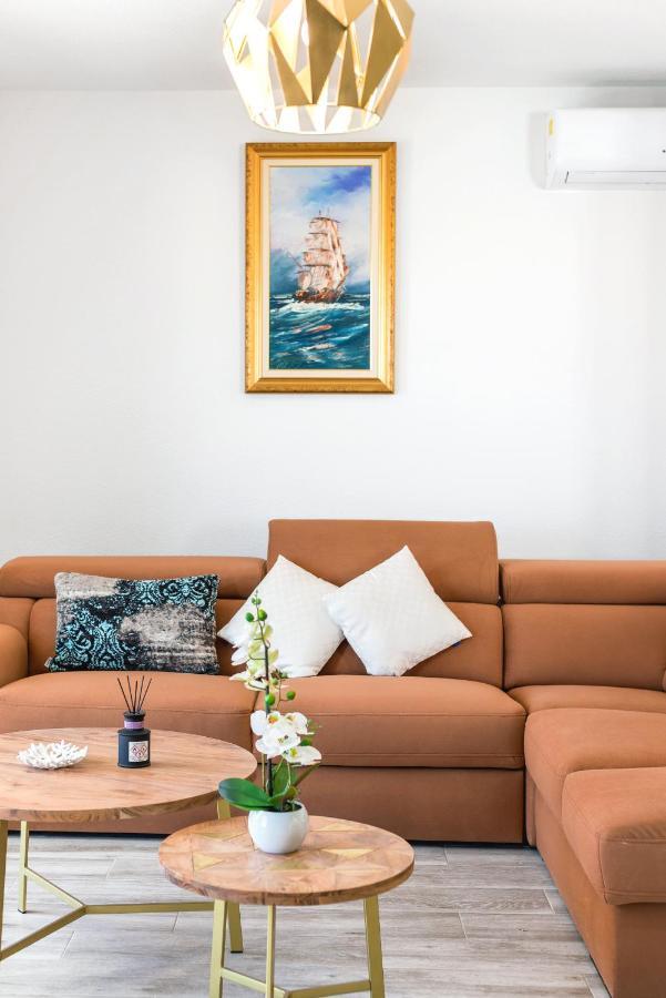 Villa Miholina - With Heated Swimming Pool Трогир Экстерьер фото