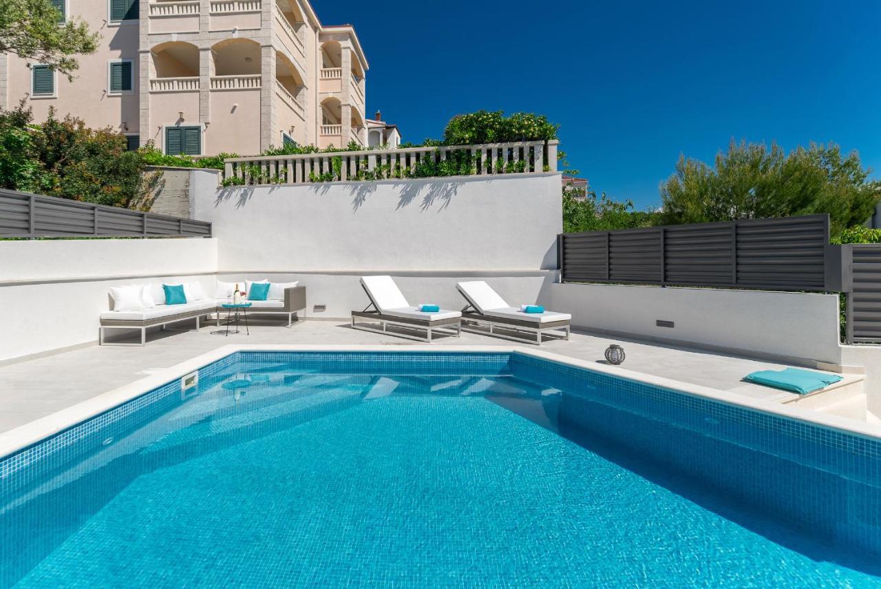 Villa Miholina - With Heated Swimming Pool Трогир Экстерьер фото