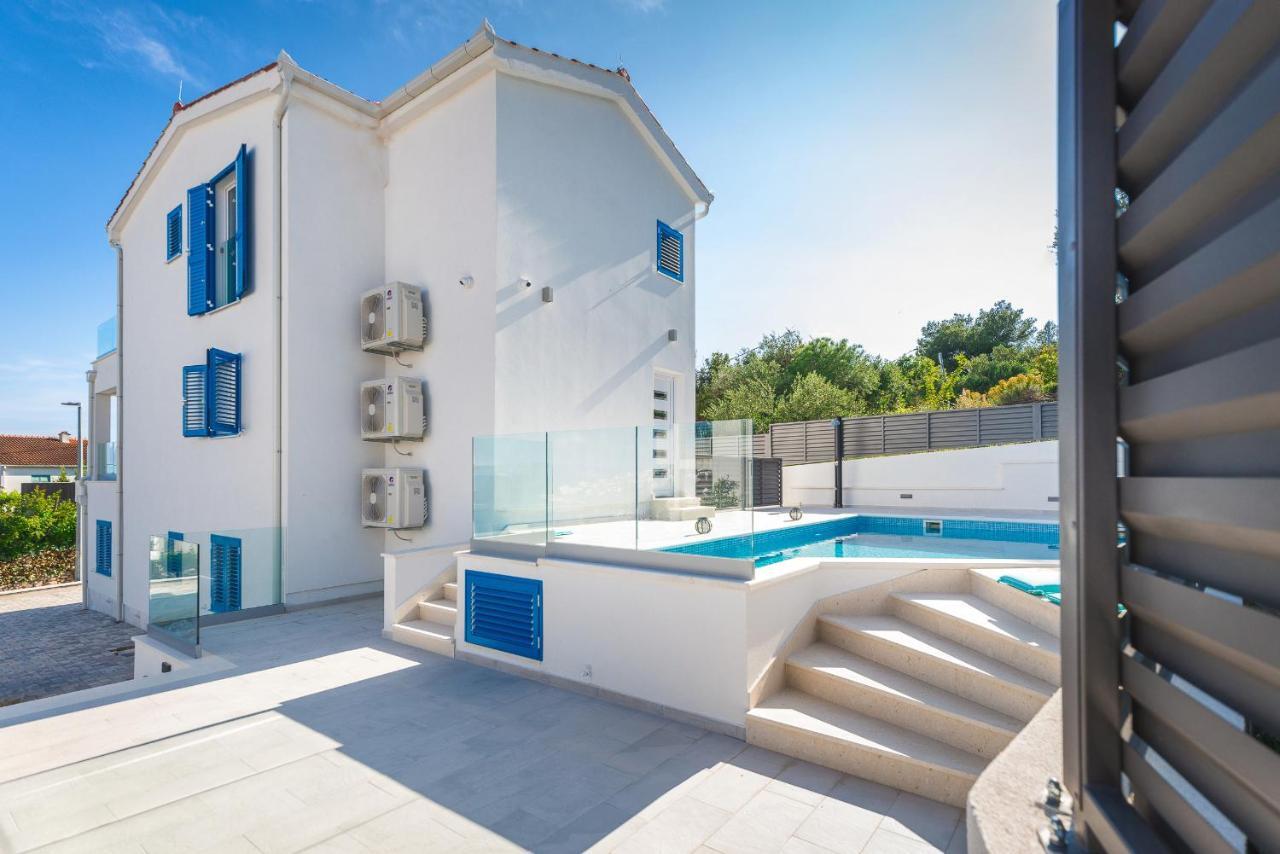 Villa Miholina - With Heated Swimming Pool Трогир Экстерьер фото