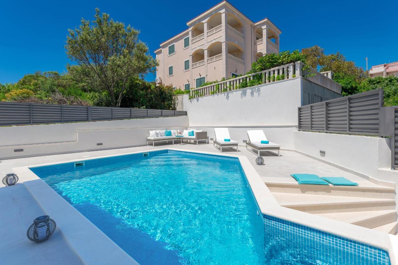 Villa Miholina - With Heated Swimming Pool Трогир Экстерьер фото